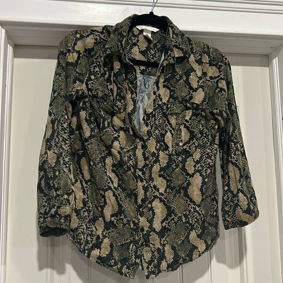 H & M Snakeskin print button up top - Picture 1 of 3
